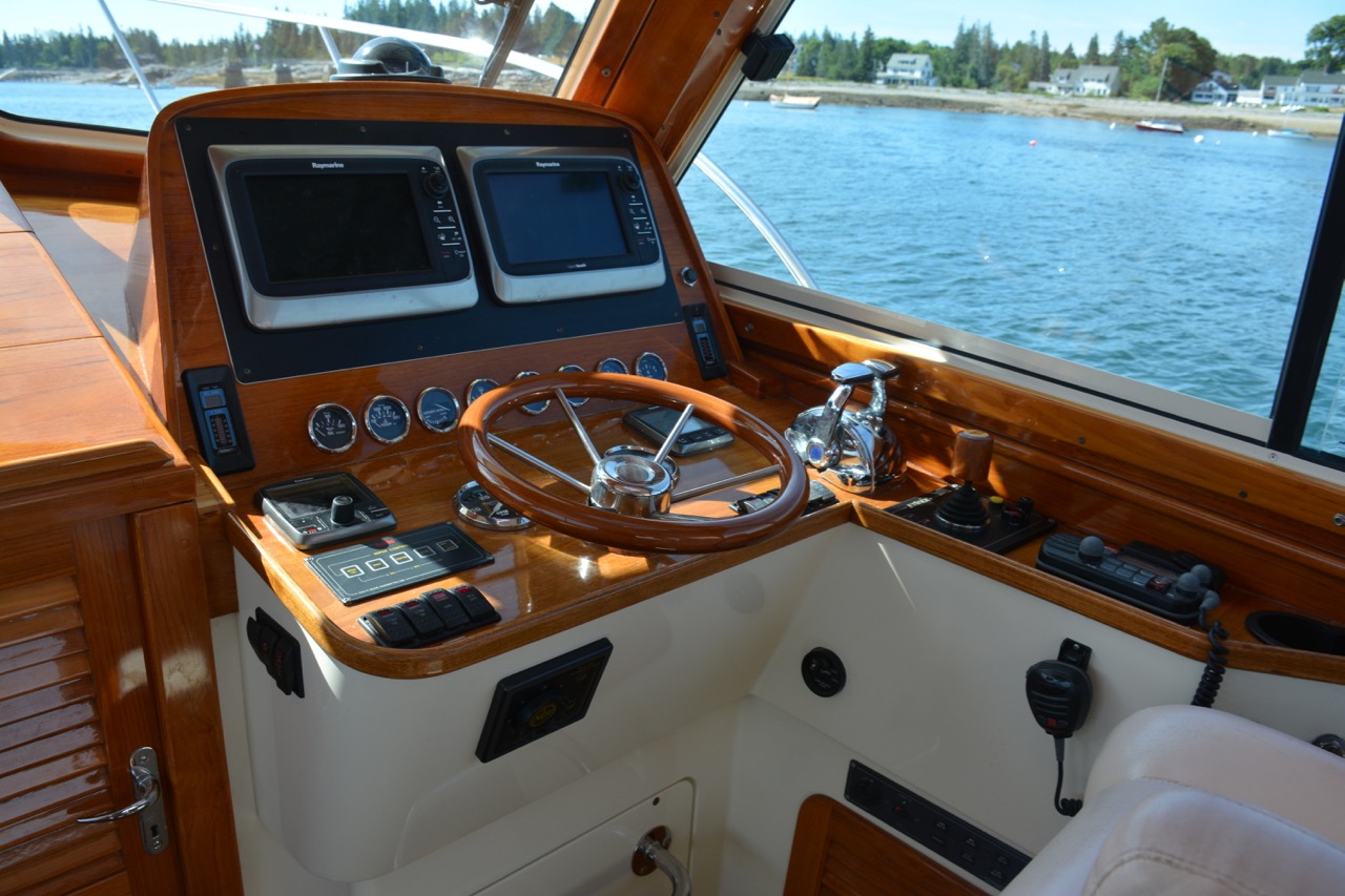 Charter a Hinckley Jet Boat The Hinckley Talaria Ellis Boat Charters